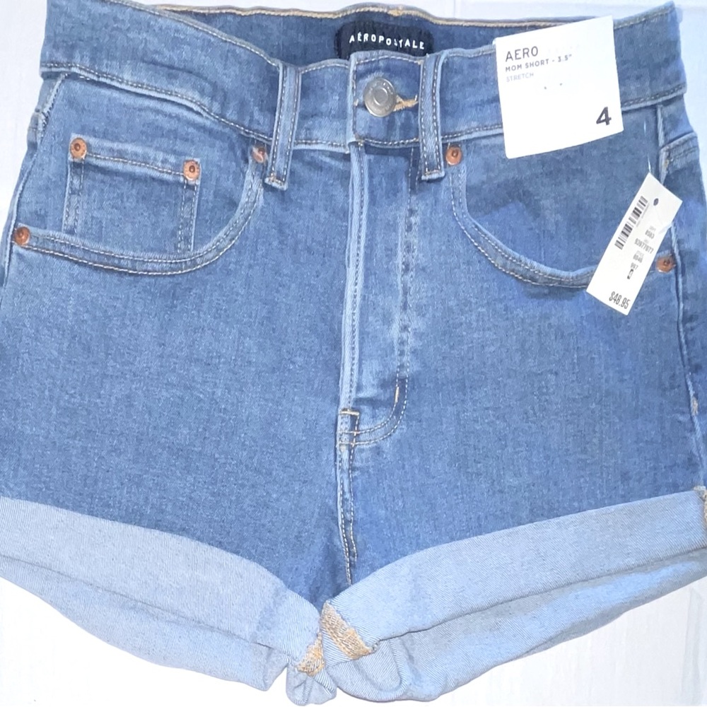 NWT Aeropostale mom short 3.5 in stretch size 4
